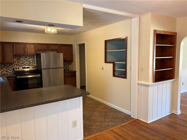 815 S Nearing Circle, Geneva, OH 44041