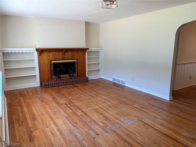 815 S Nearing Circle, Geneva, OH 44041