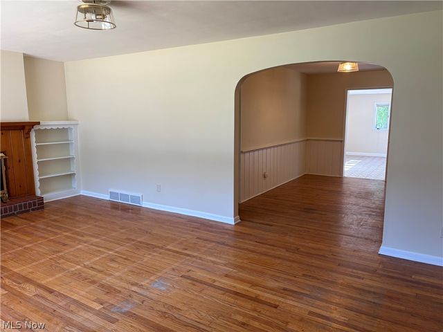 815 S Nearing Circle, Geneva, OH 44041