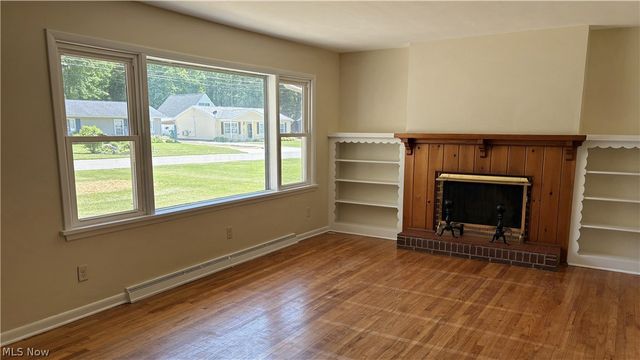 815 S Nearing Circle, Geneva, OH 44041