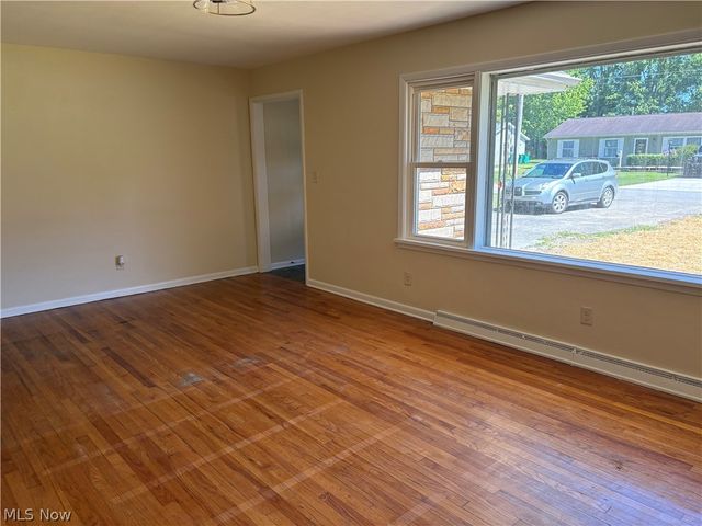 815 S Nearing Circle, Geneva, OH 44041