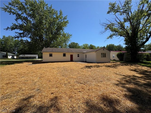 815 S Nearing Circle, Geneva, OH 44041