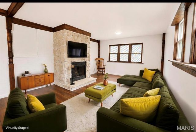 725 Jackson Lane, Godfrey, IL 62035