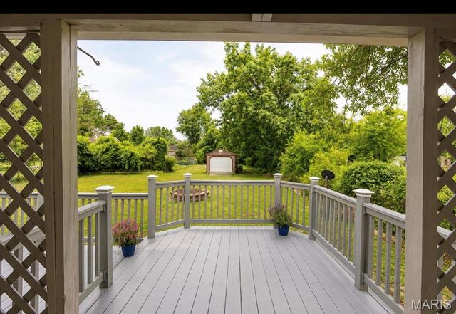 725 Jackson Lane, Godfrey, IL 62035
