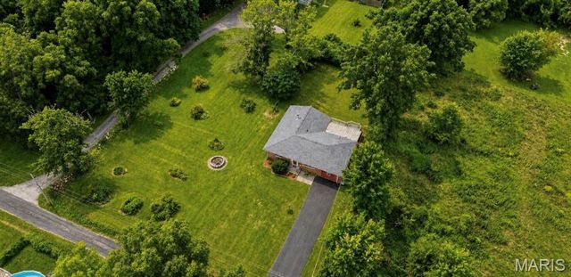 725 Jackson Lane, Godfrey, IL 62035