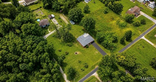 725 Jackson Lane, Godfrey, IL 62035