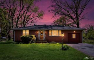 725 Jackson Lane, Godfrey, IL 62035