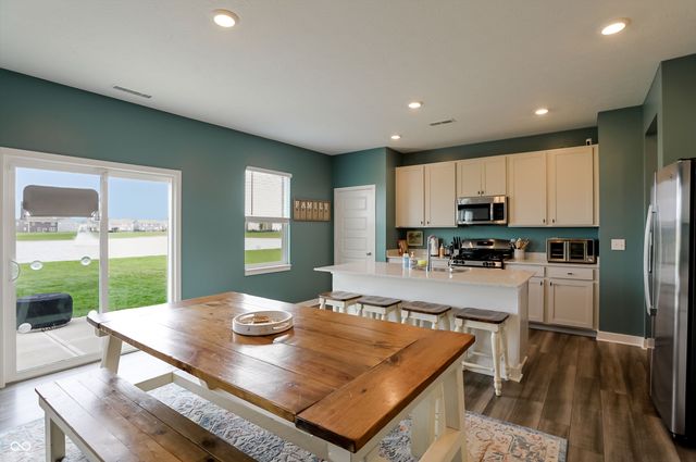 2503 S Carlota Drive, New Palestine, IN 46163