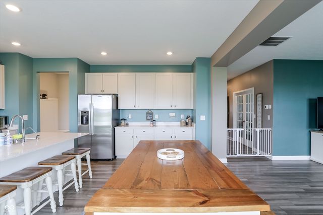 2503 S Carlota Drive, New Palestine, IN 46163