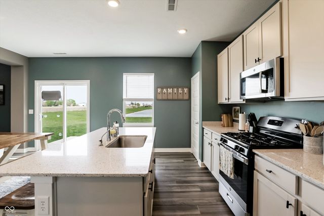 2503 S Carlota Drive, New Palestine, IN 46163