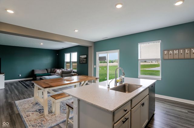 2503 S Carlota Drive, New Palestine, IN 46163