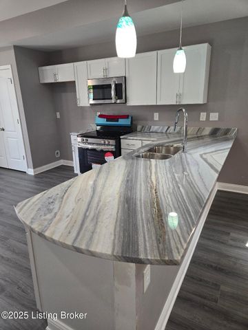 2712 Lindsay Ave, Louisville, KY 40206