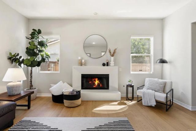 835 Lynwood Drive, Encinitas, CA 92024