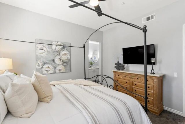 835 Lynwood Drive, Encinitas, CA 92024