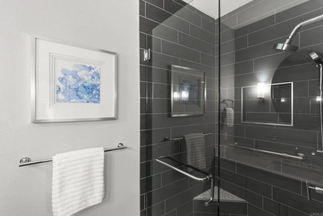 835 Lynwood Drive, Encinitas, CA 92024