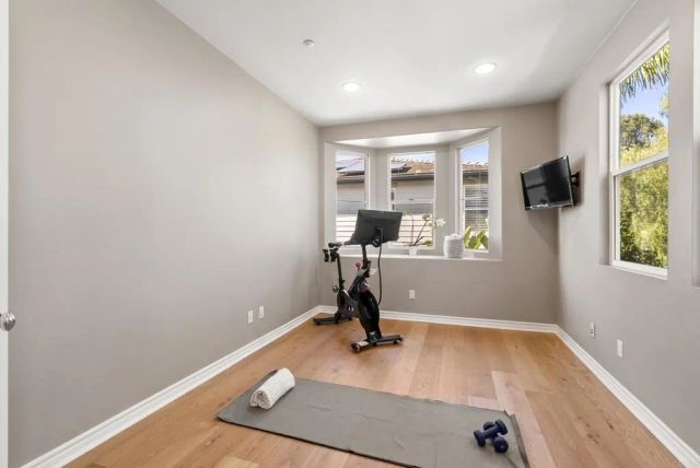 835 Lynwood Drive, Encinitas, CA 92024