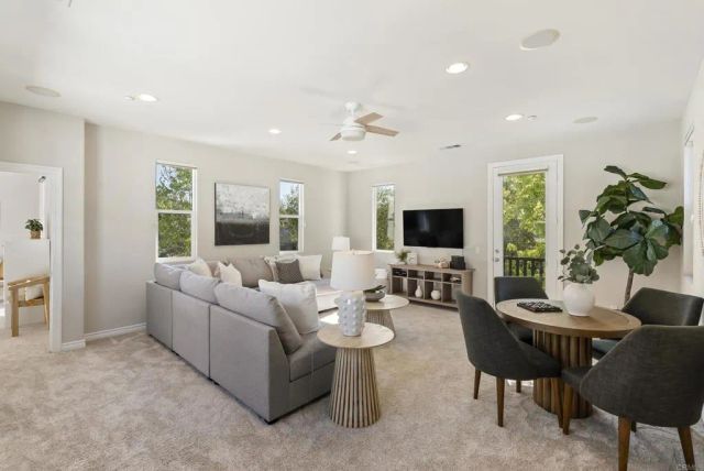 835 Lynwood Drive, Encinitas, CA 92024