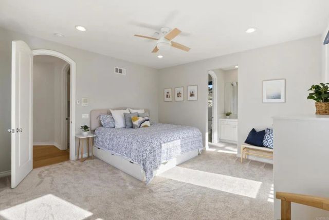 835 Lynwood Drive, Encinitas, CA 92024