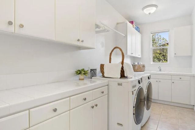 835 Lynwood Drive, Encinitas, CA 92024