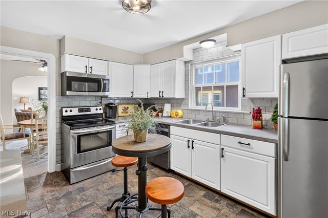 2242 Cordova Avenue, Youngstown, OH 44504