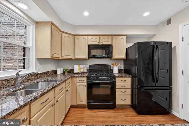 1409 PARK GARDEN LN, Reston, VA 20194