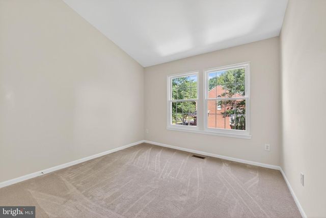 1409 PARK GARDEN LN, Reston, VA 20194