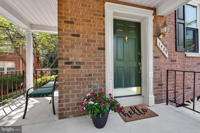 1409 PARK GARDEN LN, Reston, VA 20194