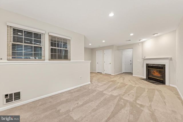 1409 PARK GARDEN LN, Reston, VA 20194