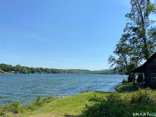 28 Kickapoo Road, Middlefield, CT 06455