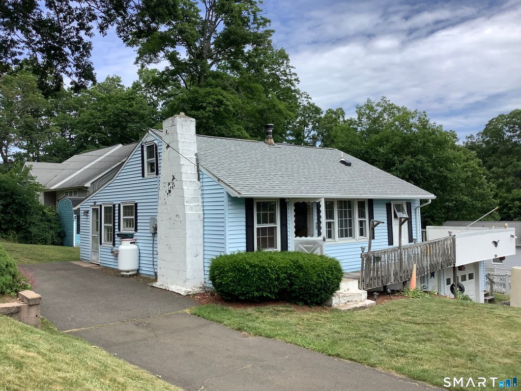 28 Kickapoo Road, Middlefield, CT 06455