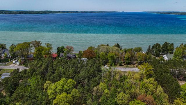 5882 Crystal Beach Road, Clearwater Twp, MI 49676