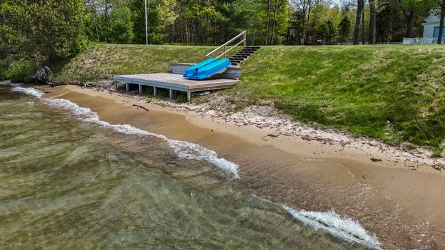 5882 Crystal Beach Road, Clearwater Twp, MI 49676