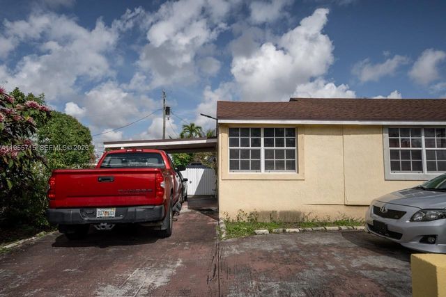 671 E 6th Pl, Hialeah, FL 33010
