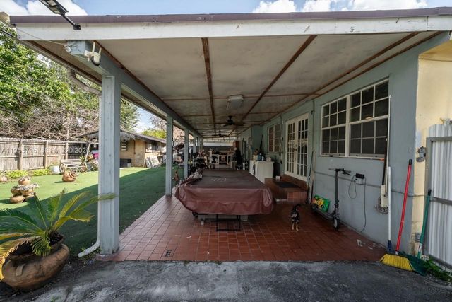 671 E 6th Pl, Hialeah, FL 33010