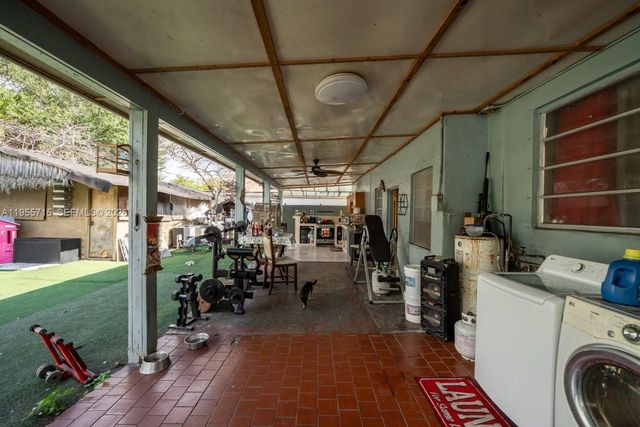 671 E 6th Pl, Hialeah, FL 33010