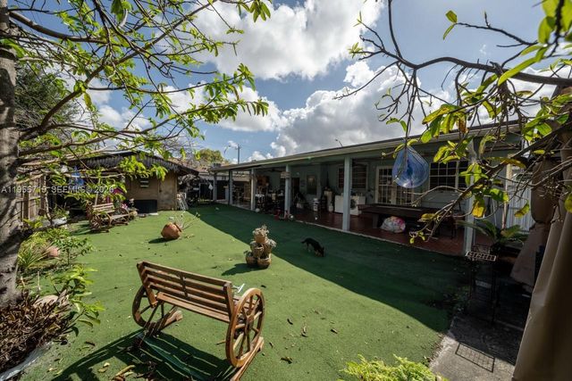 671 E 6th Pl, Hialeah, FL 33010