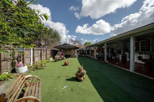 671 E 6th Pl, Hialeah, FL 33010