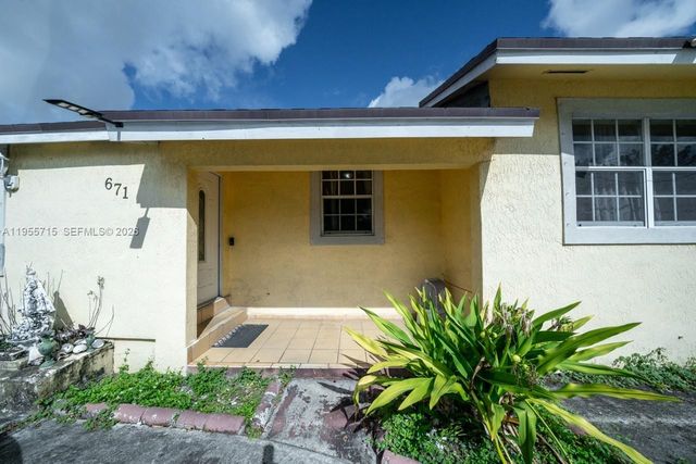 671 E 6th Pl, Hialeah, FL 33010