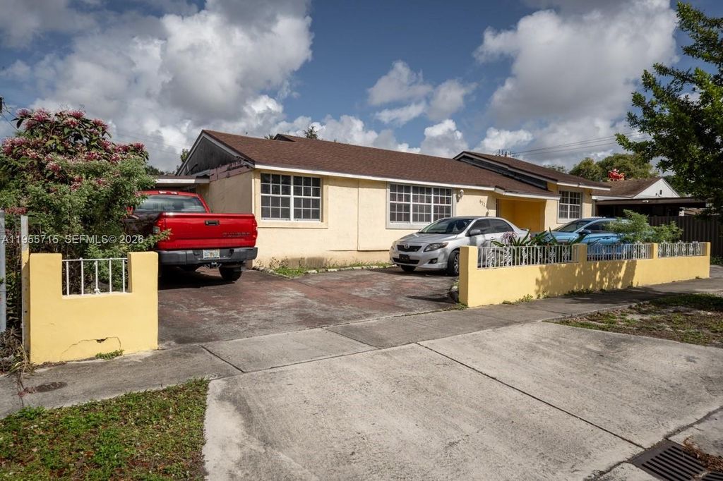 671 E 6th Pl, Hialeah, FL 33010