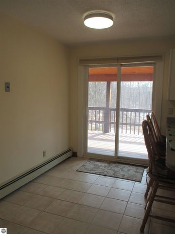 6203 S Whiteville Road, Mt Pleasant, MI 48858