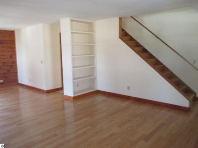 6203 S Whiteville Road, Mt Pleasant, MI 48858