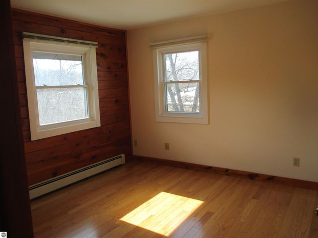 6203 S Whiteville Road, Mt Pleasant, MI 48858