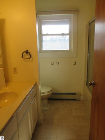 6203 S Whiteville Road, Mt Pleasant, MI 48858