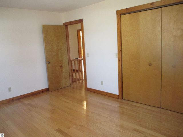 6203 S Whiteville Road, Mt Pleasant, MI 48858