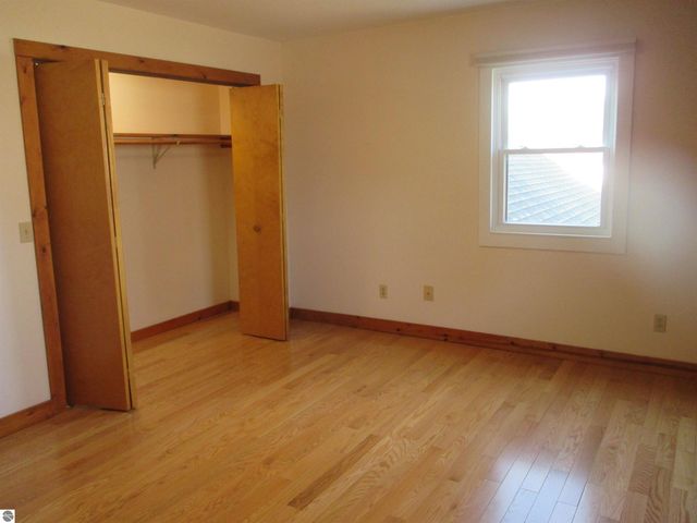 6203 S Whiteville Road, Mt Pleasant, MI 48858