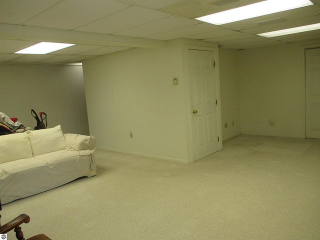 6203 S Whiteville Road, Mt Pleasant, MI 48858