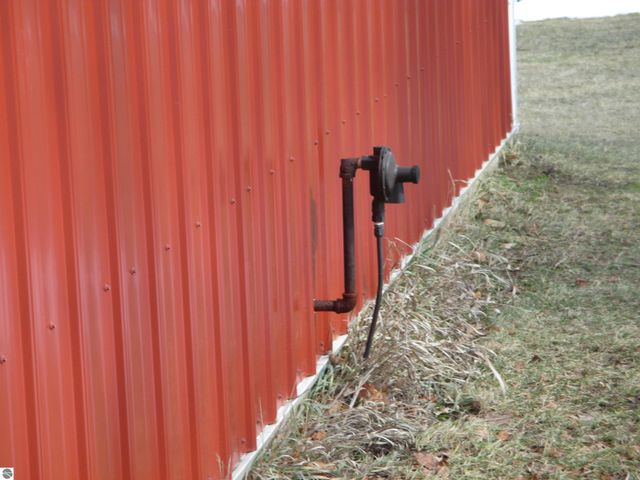 6203 S Whiteville Road, Mt Pleasant, MI 48858