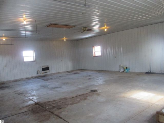 6203 S Whiteville Road, Mt Pleasant, MI 48858