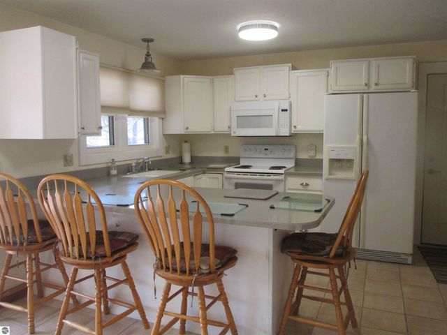 6203 S Whiteville Road, Mt Pleasant, MI 48858