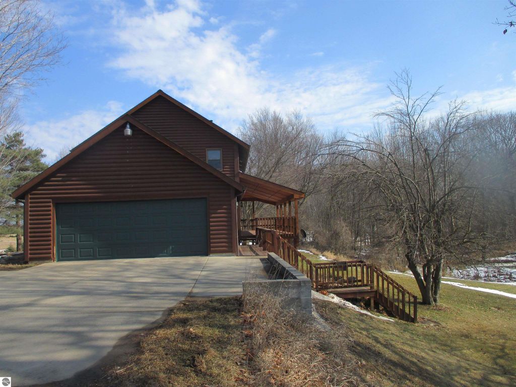 Image 2 of property listing at 6203 S Whiteville Road, Mt Pleasant, MI 48858